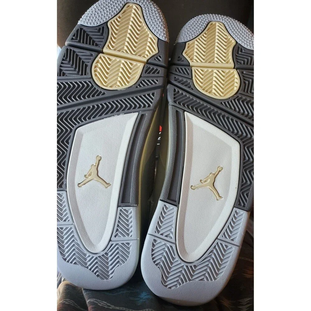 Air Jordan 4 Retro SE Craft Photon Dust. Size 10